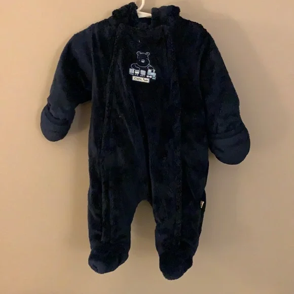 Disney’s Classic Pooh Hooded Baby Winter Suit! - Picture 1 of 1